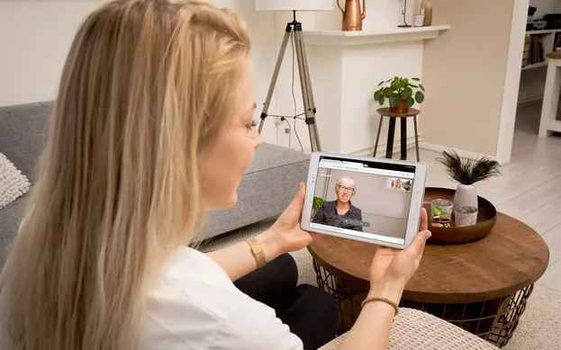 WeSeeDo beeldbellen: Fysiotherapeut biedt veilig en persoonlijk contact op afstand